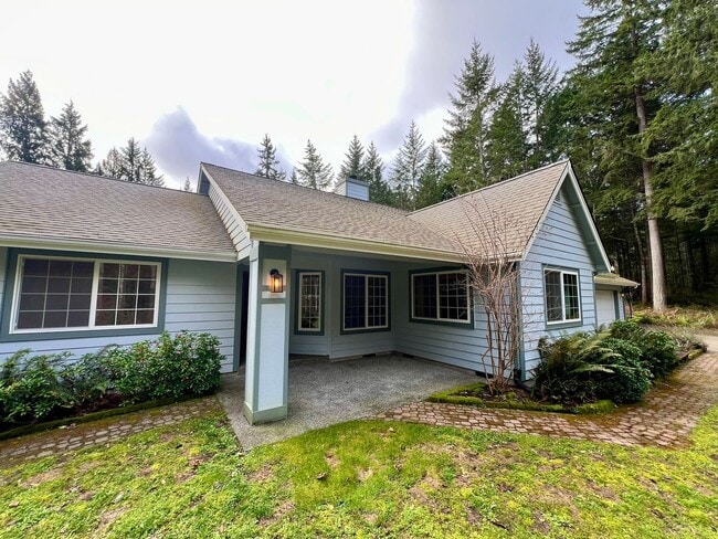 Building Photo - Private 5 Acres