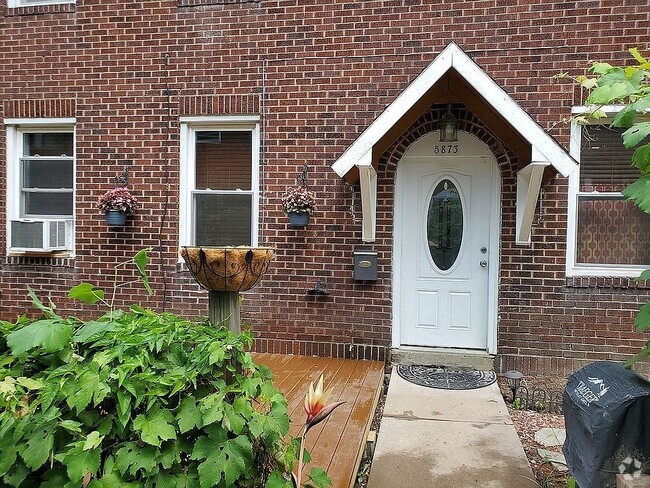 Building Photo - 5873 Shady Forbes Ter Rental