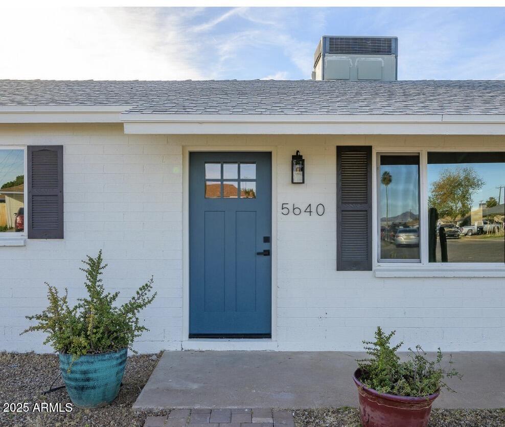 Photo - 5640 N 38th Dr House