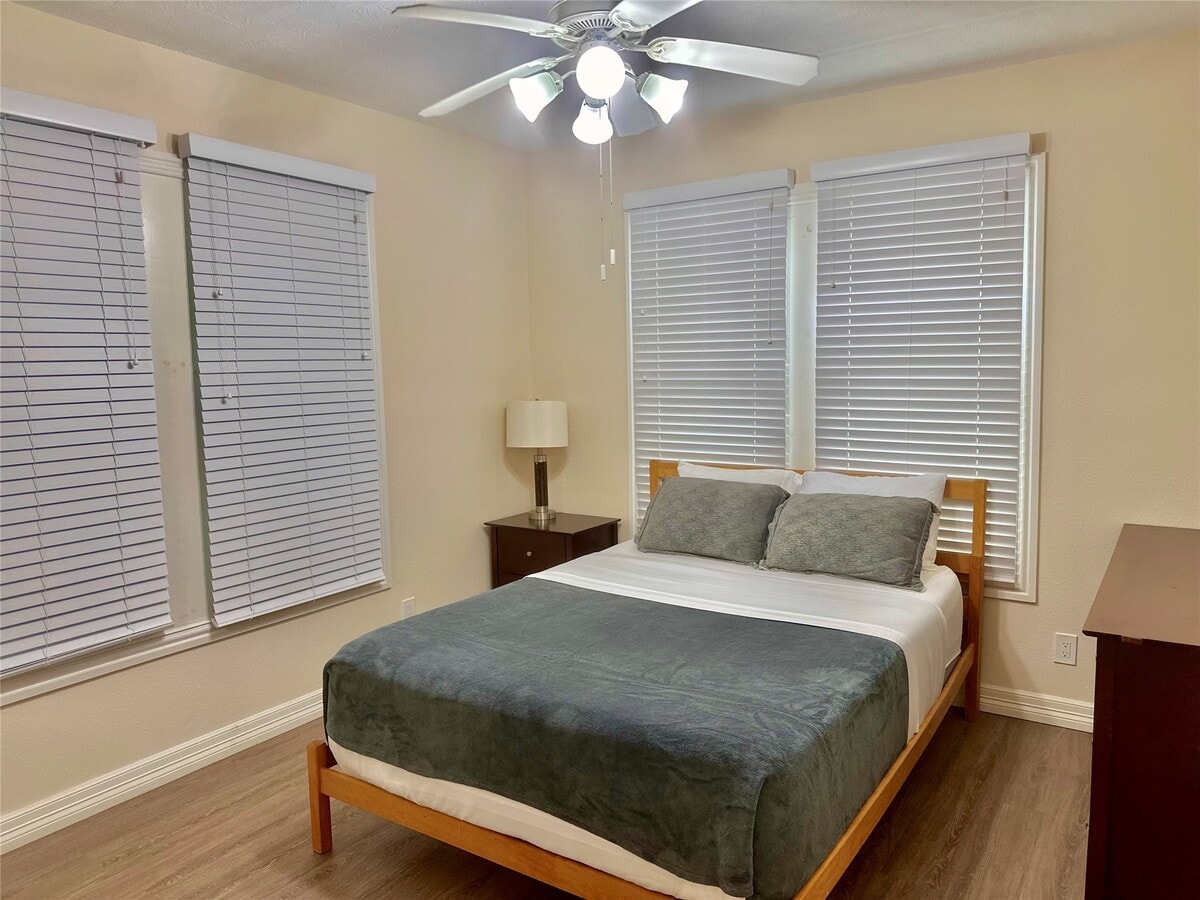 Photo - 4202 Avenue T 1/2