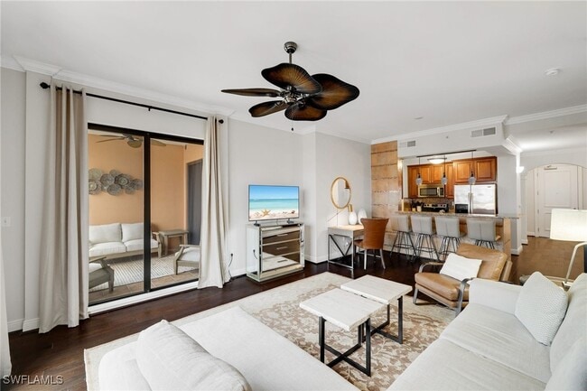 Photo - 23161 Fashion Dr Unit 311