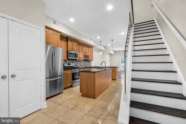 Photo - 2050 Frankford Ave Unit F