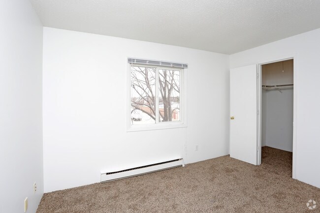 Bedroom - Wedgewood Coop