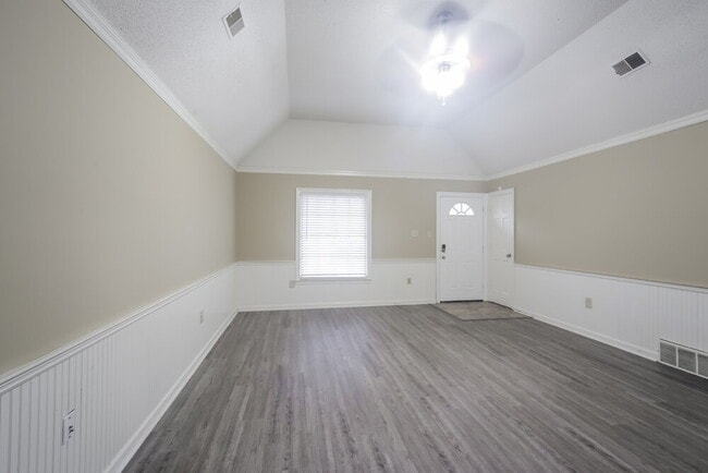 Photo - 4483 Green Creek