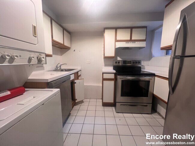 Photo - 24 St Cyprians Pl Unit 1R