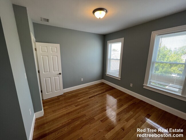 Photo - 366 Highland Ave Unit 3