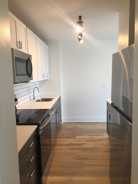 Photo - 4250 N Marine Dr Unit 2406