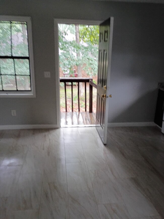 Photo - 152 Forest Pl