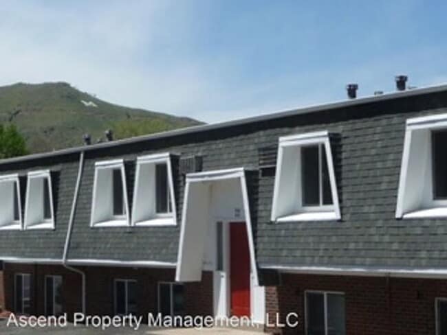 Photo - Mountain views | Near downtown Golden | Quaint apartment building Unidad 518 22nd St  8