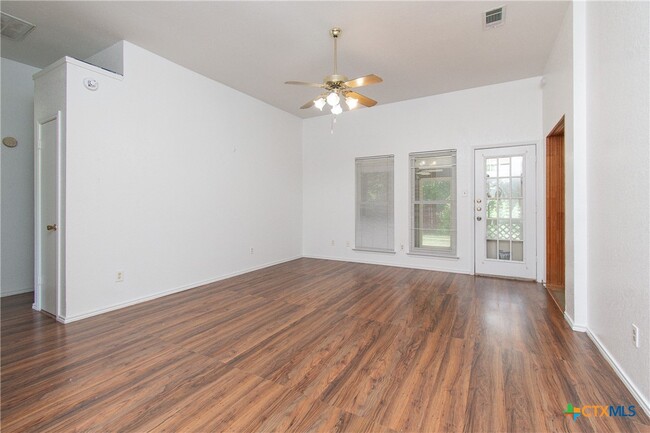 2406 Cactus Dr