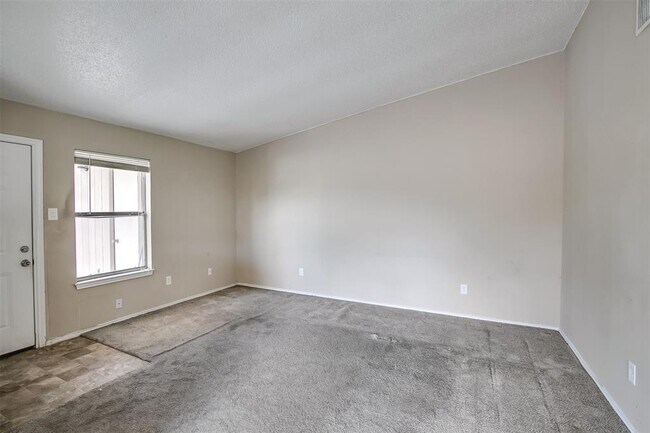 Photo - 8419 Riverstone Dr