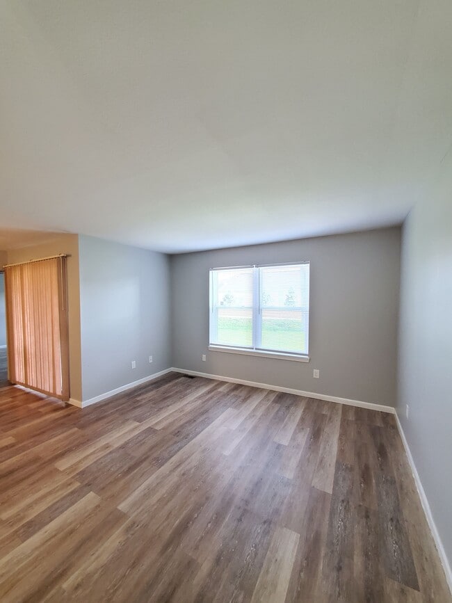 Living Room - MeadowBrook Apartments