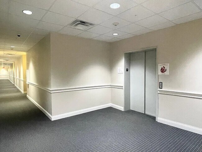 Photo - 1022 Hancock St Unit 111