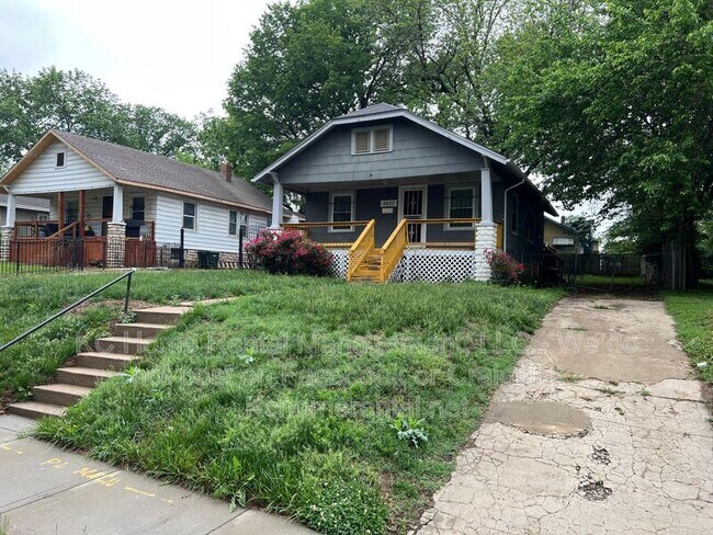 Building Photo - 2430 E 67th Terrace