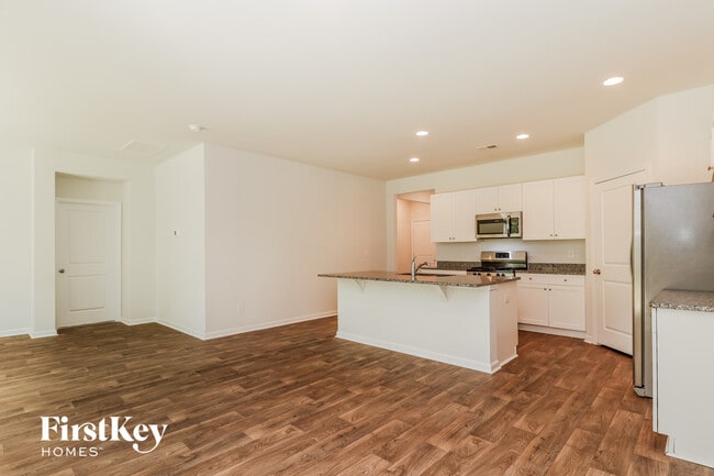 Photo - 544 Wayton Cir