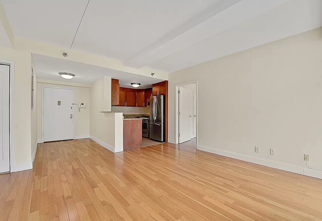 Photo - LOVELY 2 BEDROOM/2BATH Unidad 10D