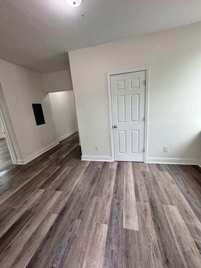 Photo - 616 Bellaire Ave Unit 1