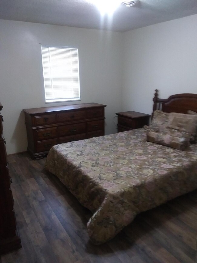 Building Photo - 607 S Pierce St Rental