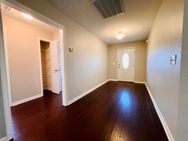 Photo - 1404 Abberbury Dr