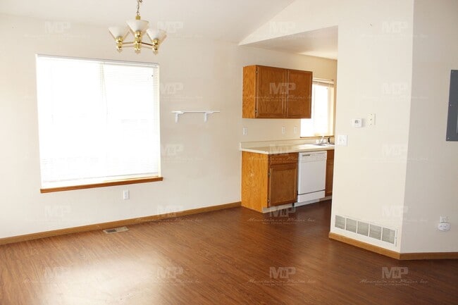 Photo - 520 S Howes St