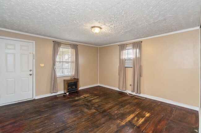 Photo - 153 Yankee St