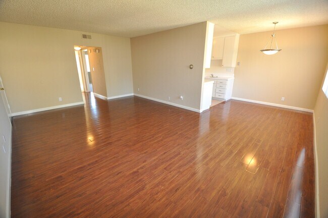 Photo - 24411 Newhall Ave Apartamento Unidad 203