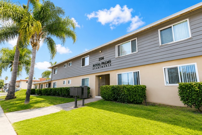 Royal Palms Apartments