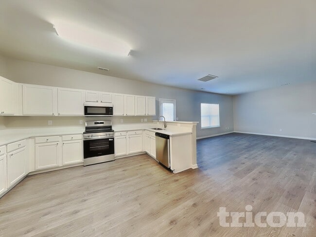 Photo - 8600 Old Potters Rd