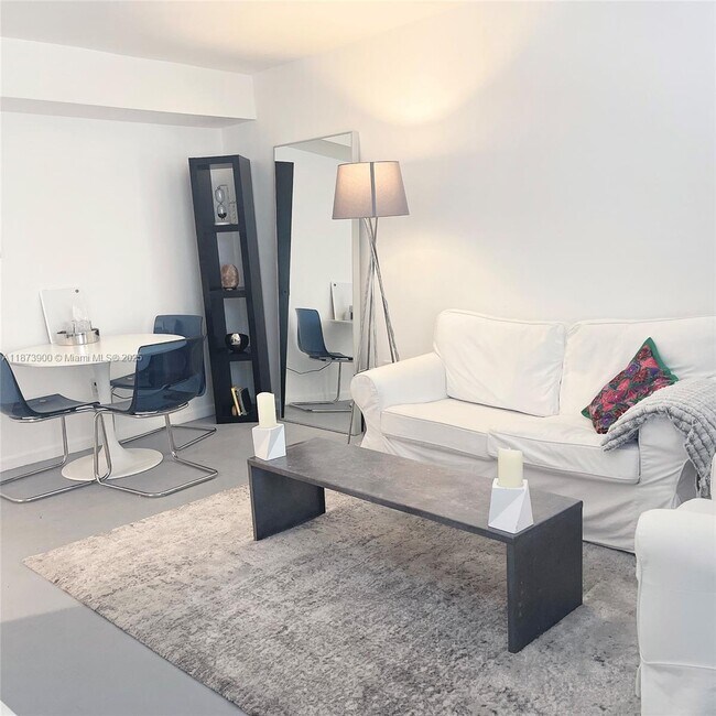 Photo - 1550 Drexel Ave Unit 105