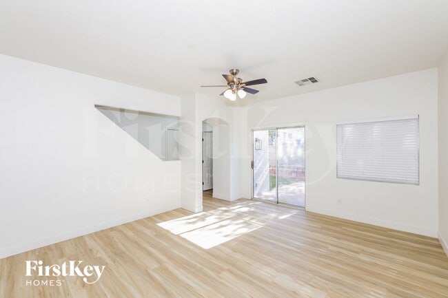 Photo - 5980 Gentleslope St