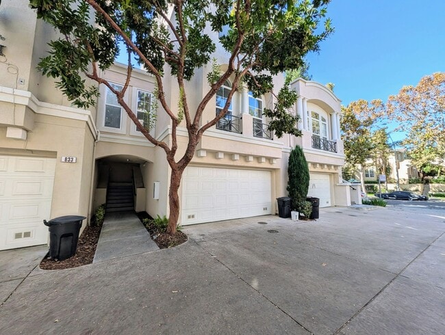 Building Photo - 827 Harmony Pl