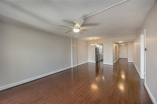 Photo - 250 Jacaranda Dr