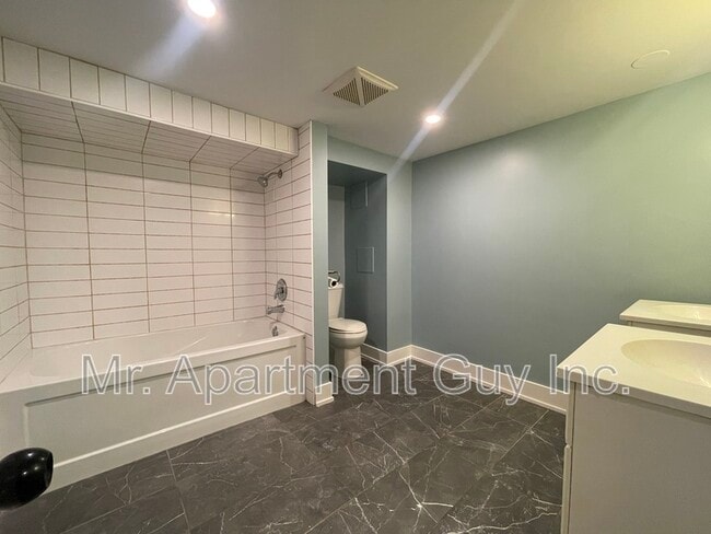 Photo - 16 W 3rd St