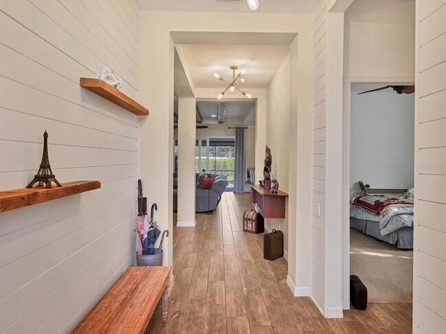 Photo - 1041 Buttercup Glen