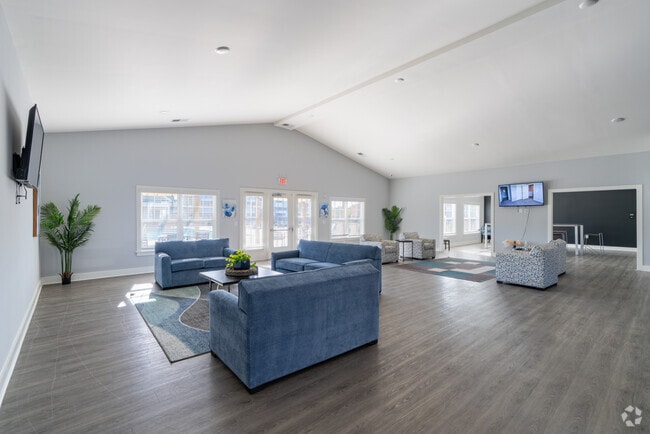 Colonel Bluffs - Clubhouse
