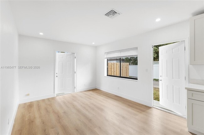 Photo - 1918 Taft St