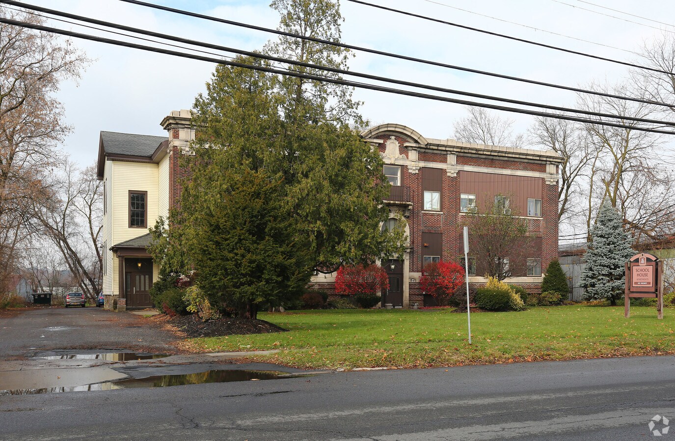 Photo - 62 Main St Apartments