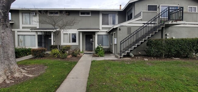 Photo - 1390 Crucero Dr Townhome