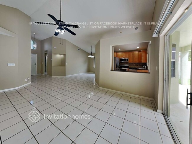 Photo - 265 Somerset Way