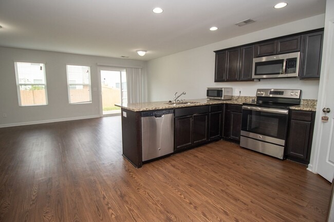 Photo - 22 Routhland Ct