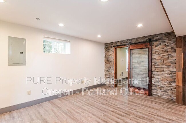 Photo - 2324 N Watts St Unit #B