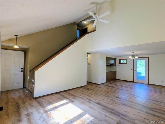 Photo - 2316 Crescent Lake Rd