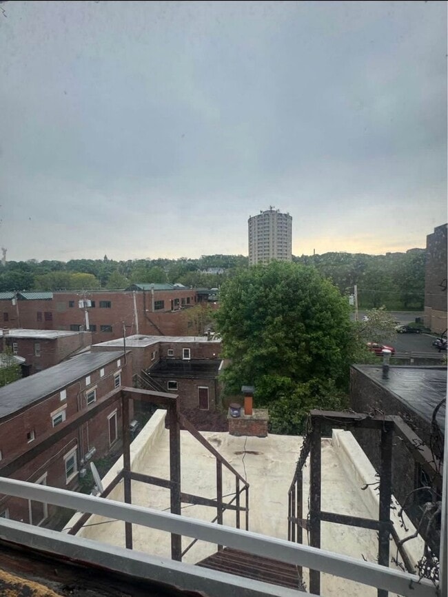 Building Photo - 2156 5th Ave Unit Apt 3F/4