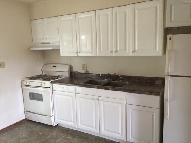 Building Photo - 780 Main St Unit 3