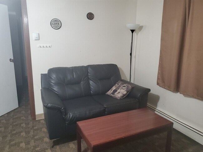 Photo - 10415 99 Ave Unit B3