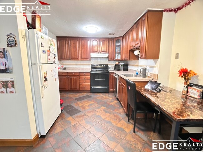 Photo - 361 Faneuil St