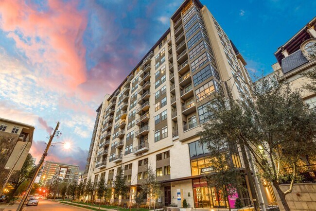 Building Photo - Residences at the Grove Rental