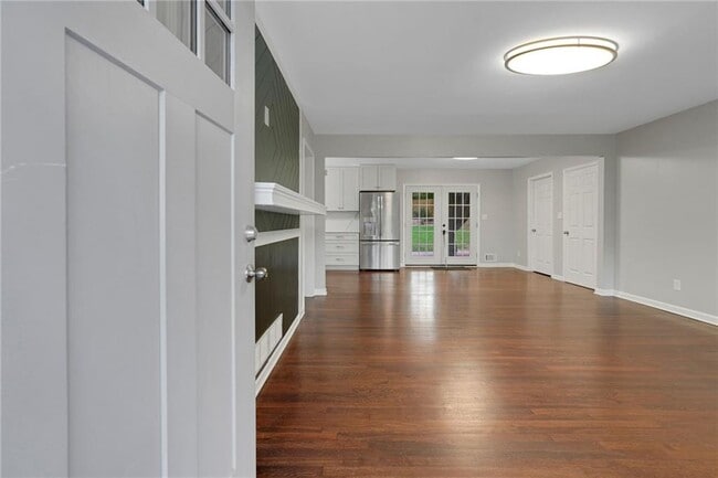 Photo - 2710 Dresden Dr