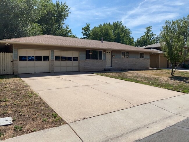 Photo - STUDENTS WELCOME! Sprawling Ranch Home w/ Large Fenced Yard