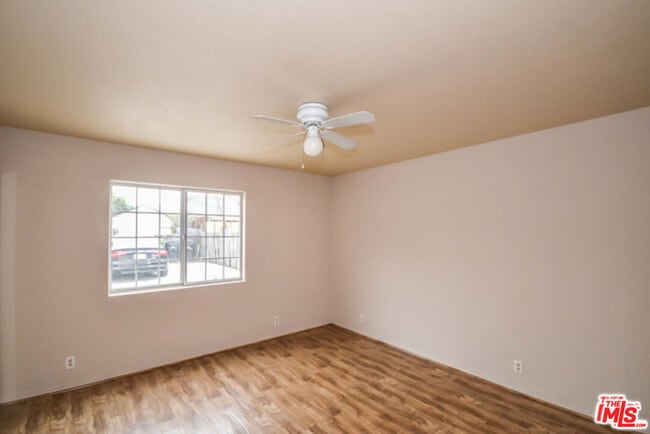 3722 Wall St